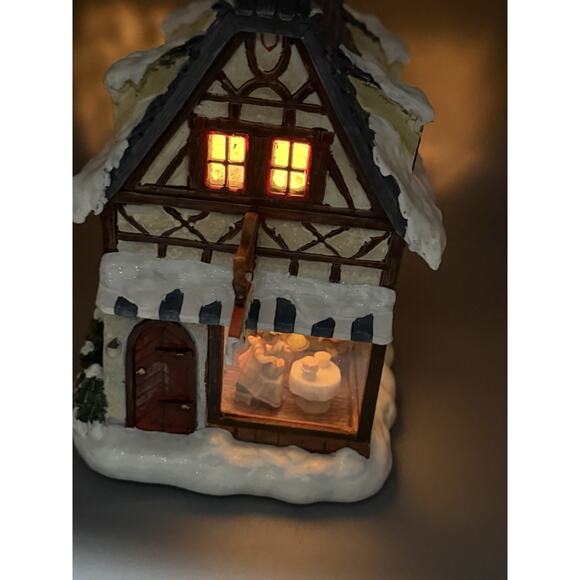 Hawthorne Village Berta Hummel Made With Love Bakery Lighted 2003 - Picture 6 of 9